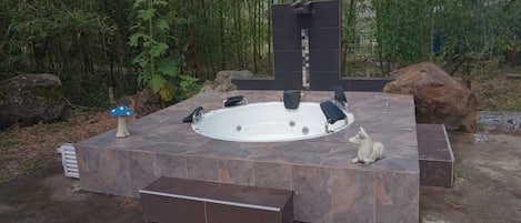 Outdoor spabad