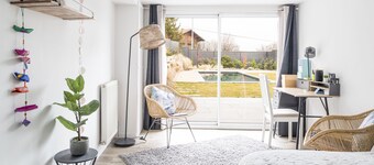 Spacious villa at the foot of the chartreuse 12p. 5 bedrooms, pool. mountain view