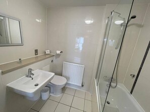 Apartment | Bathroom