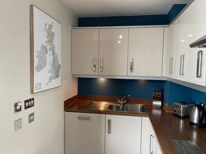 公寓 | 私人厨房 | 大冰箱、微波炉、烤箱、炉灶