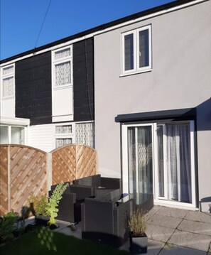 Apartment | Exterior - Lovely 2-bed Apartment in Coventry (Coventry)
