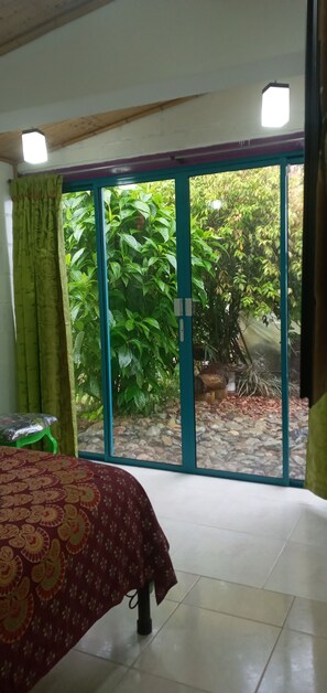4 habitaciones, tabla de planchar con plancha y wifi gratis 