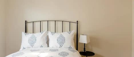 2 chambres, fer et planche à repasser, lit parapluie, Wi-Fi gratuit