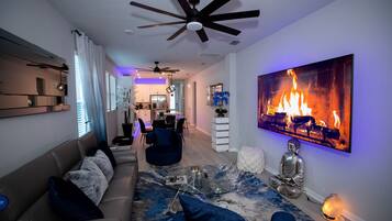 Smart TV, fireplace
