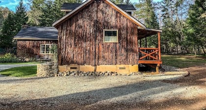 Cozy Historic Cabin Near Hiking