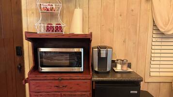 Refrigerador, microondas, horno, cafetera/tetera