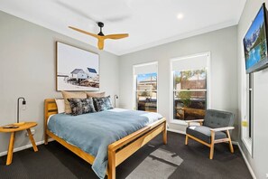 2 bedrooms, iron/ironing board, travel cot, WiFi