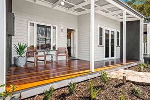 Terrace/patio - Bluestone Cottages "The Villa" (Toowoomba City)