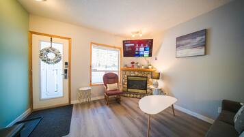 Smart TV, fireplace