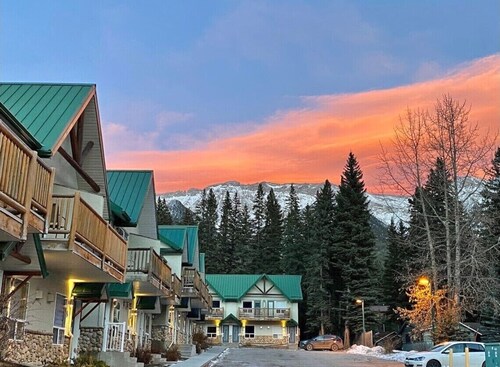❤Rocky Mtain View Private Townhome 1 Gate to Banff 2Bed2Bath6PPL❤