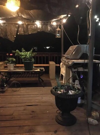Bungalow with hidden room behind bookcase door and no cleaning fees