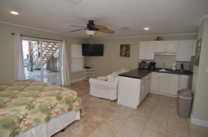 4 bedrooms, iron/ironing board, free WiFi