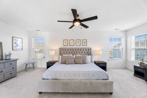 4 bedrooms, desk, iron/ironing board, WiFi