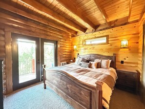 4 chambres, fer et planche à repasser, lit de bébé portatif, Wi-Fi