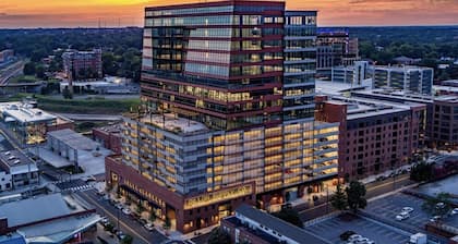 Discover NCSU close by! Cozy Cary retreat awaits.