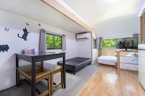 1 개의 침실, 무료 WiFi