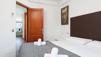 2 dormitorios, tabla de planchar con plancha, wifi gratis y ropa de cama
