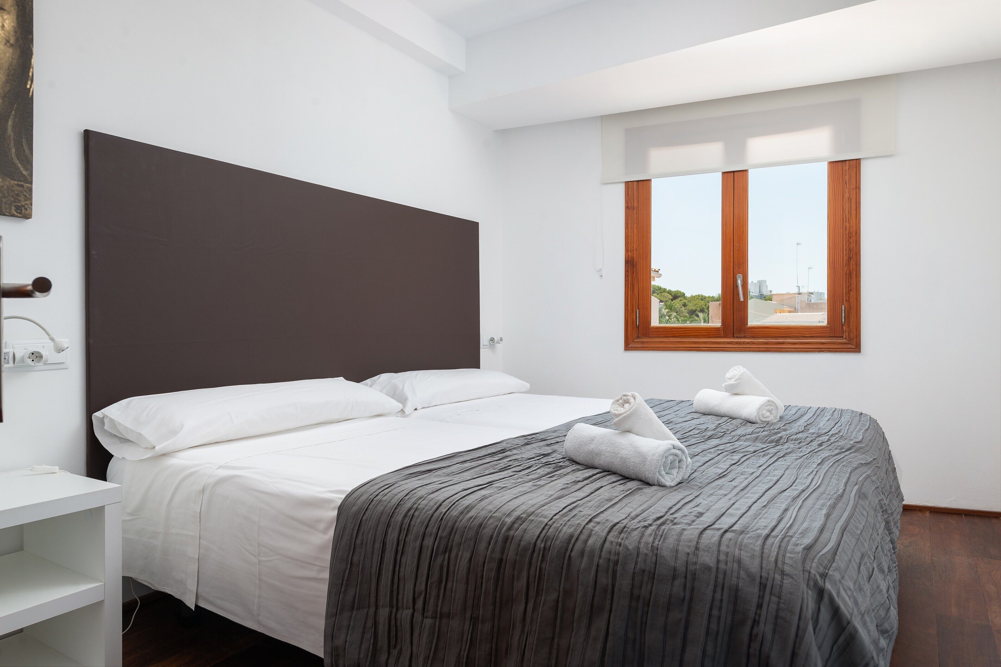 2 dormitorios, tabla de planchar con plancha, wifi gratis y ropa de cama