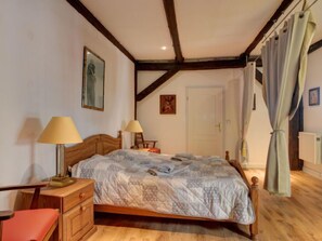 9 bedrooms, Internet