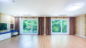 Basic Room, 1 Bedroom (201ho(Daehyeong/Danchesil)) | 1 bedroom, free WiFi - Namwon Hanjeungwonstay Pension (Namwon)