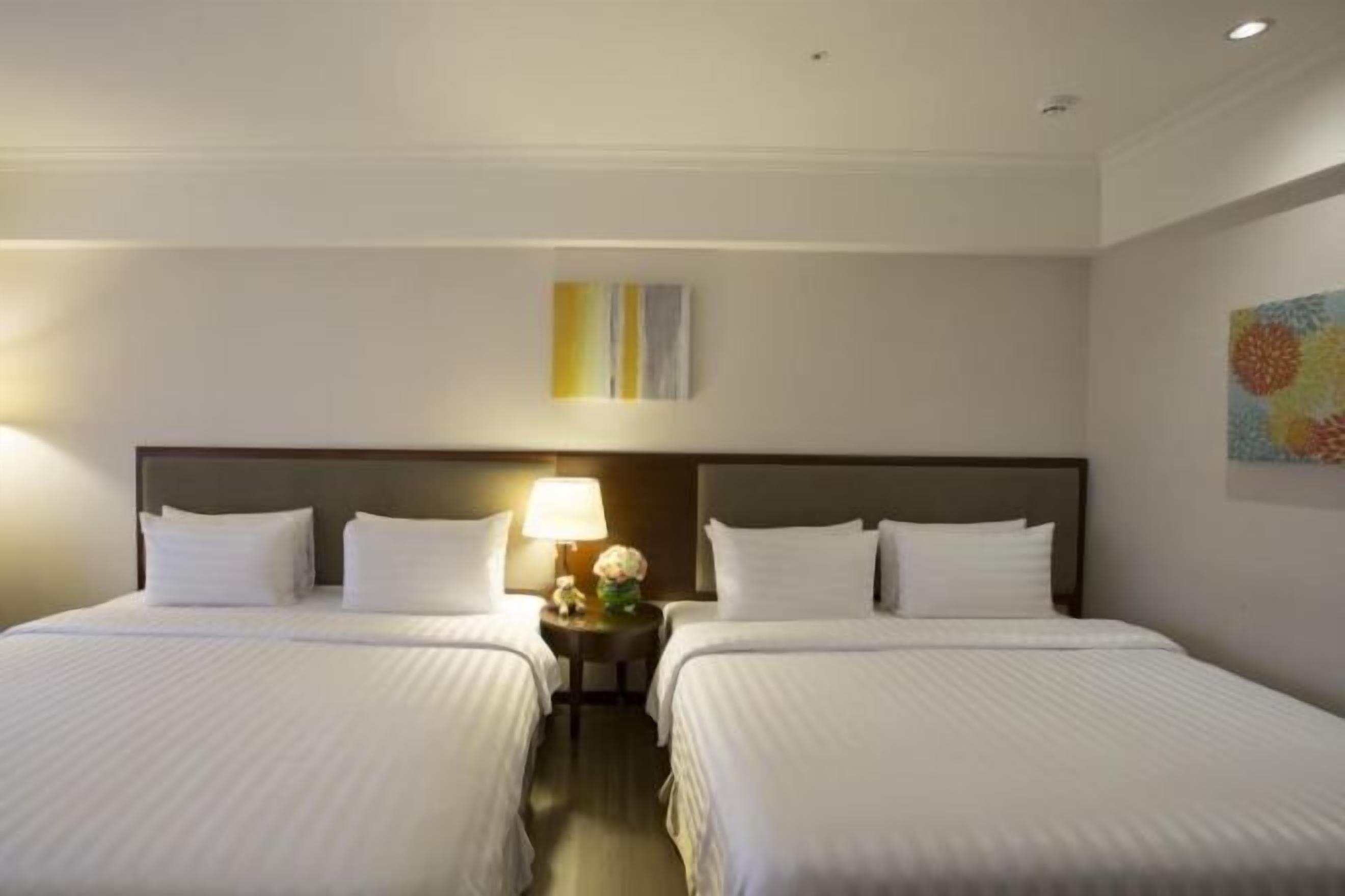 Desk, laptop workspace, soundproofing, free WiFi