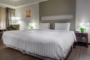 Kamar Double Superior | Meja kerja, ruang kerja ramah laptop, kedap suara, dan Wi-Fi gratis