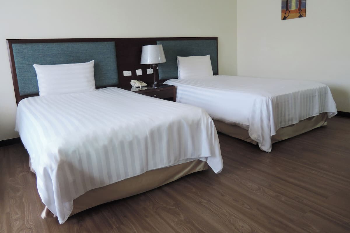 Superior Twin Room | 1 bedroom, desk, laptop workspace, soundproofing