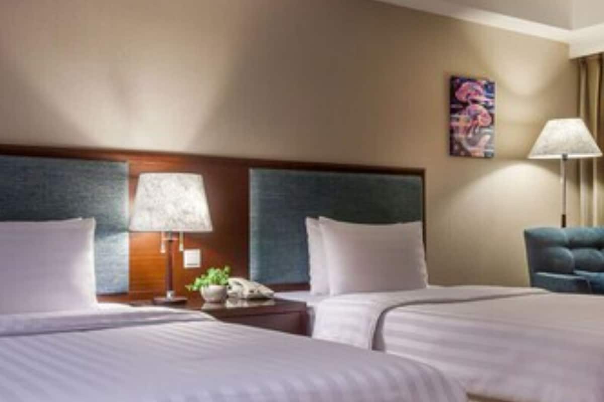 Standard Twin Room | 1 bedroom, desk, laptop workspace, soundproofing