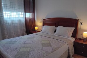 2 bedrooms, iron/ironing board, WiFi, bed sheets - 2-Bed House - Garden, Parking, Pets (Viana do Castelo)