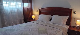 2-Bed House - Garden, Parking, Pets