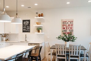Dining - 🎮 Game Getaway Near Zion – Spacious Retreat Packed with Fun, Comfort, and Entertainment for All (Washington)