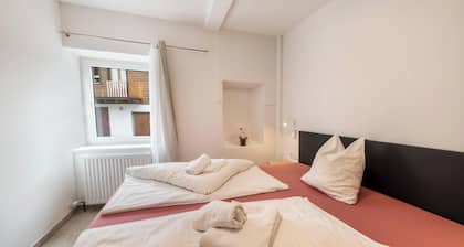 Ferienwohnung "Sarah" mit Bergblick, Sauna, WLAN & Terrasse