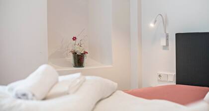 Ferienwohnung "Sarah" mit Bergblick, Sauna, WLAN & Terrasse