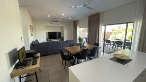 Interior - Sanctuary Resort Residence (Private Pool) - Oaks, Cable Beach (Cable Beach)