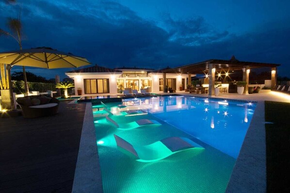 Outdoor pool, a heated pool