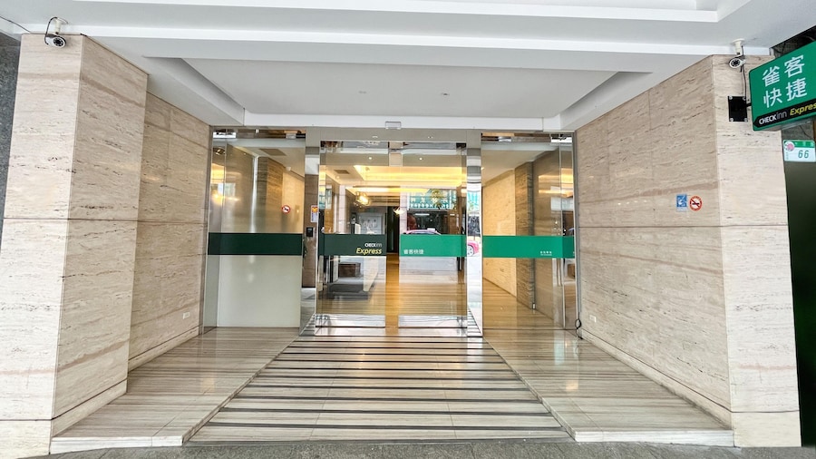 CHECK inn Express Taipei Station