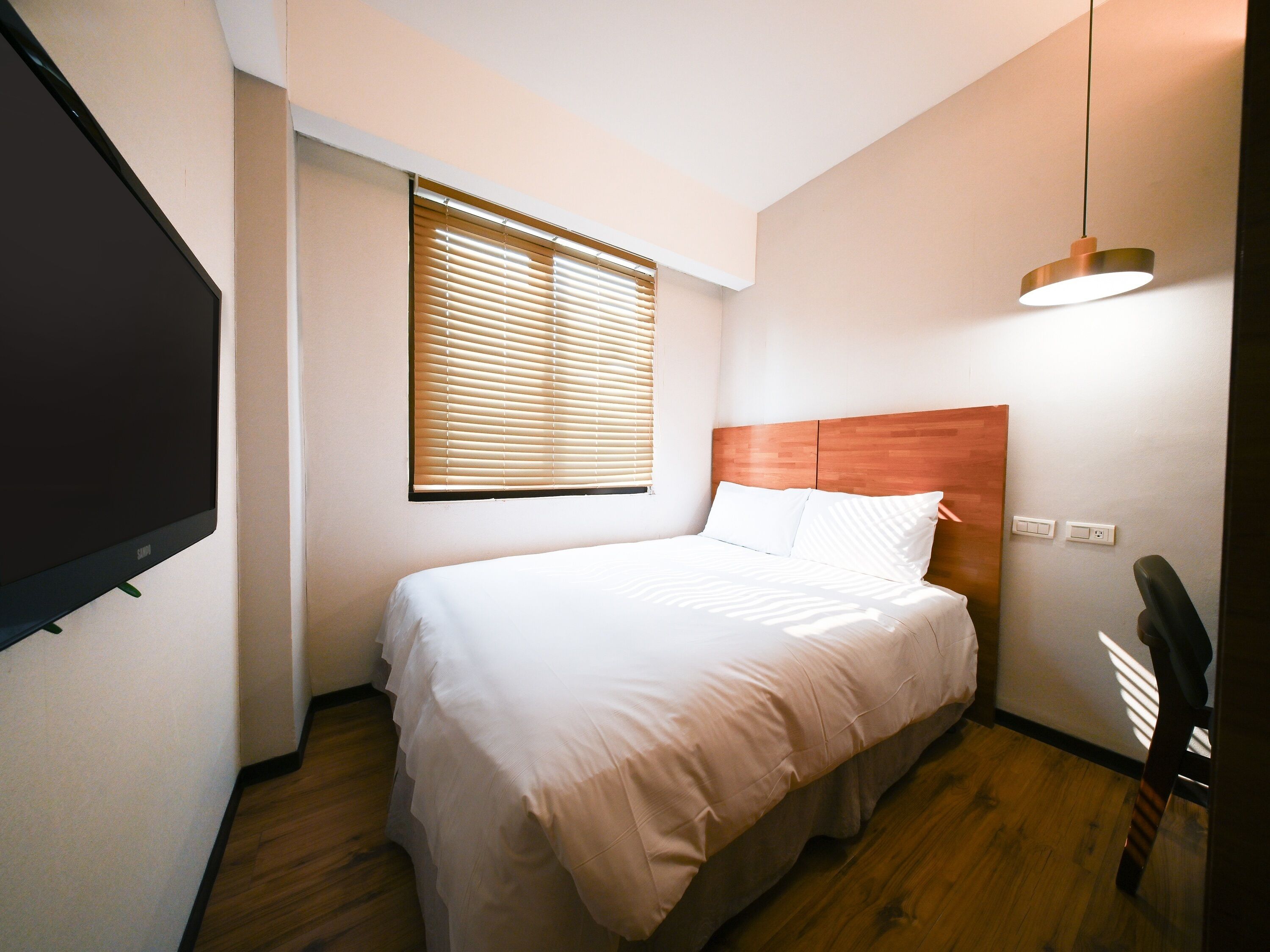 Classic Double Room | Desk, laptop workspace, soundproofing, WiFi (free)