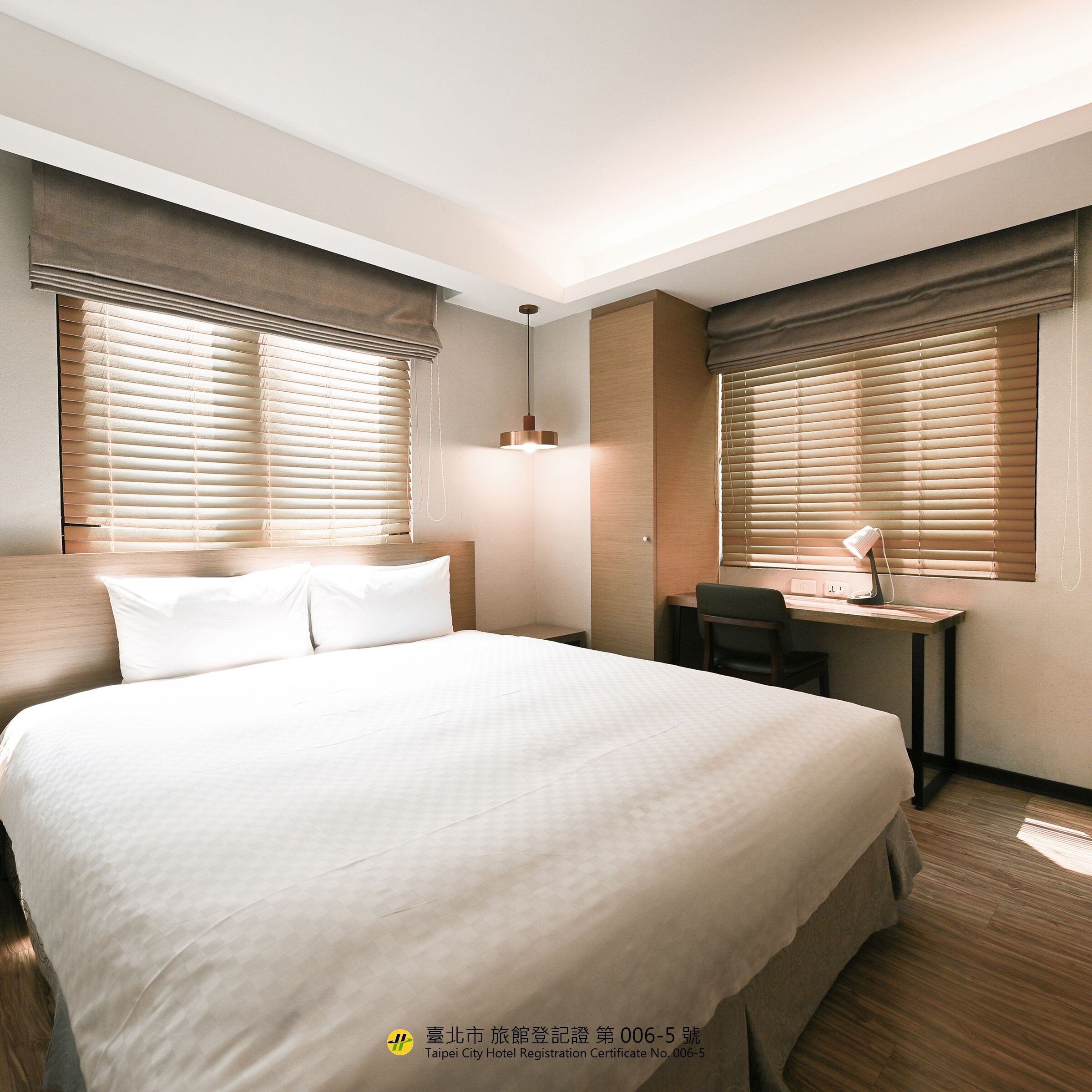 Superior Double Room | Desk, laptop workspace, soundproofing, WiFi (free)