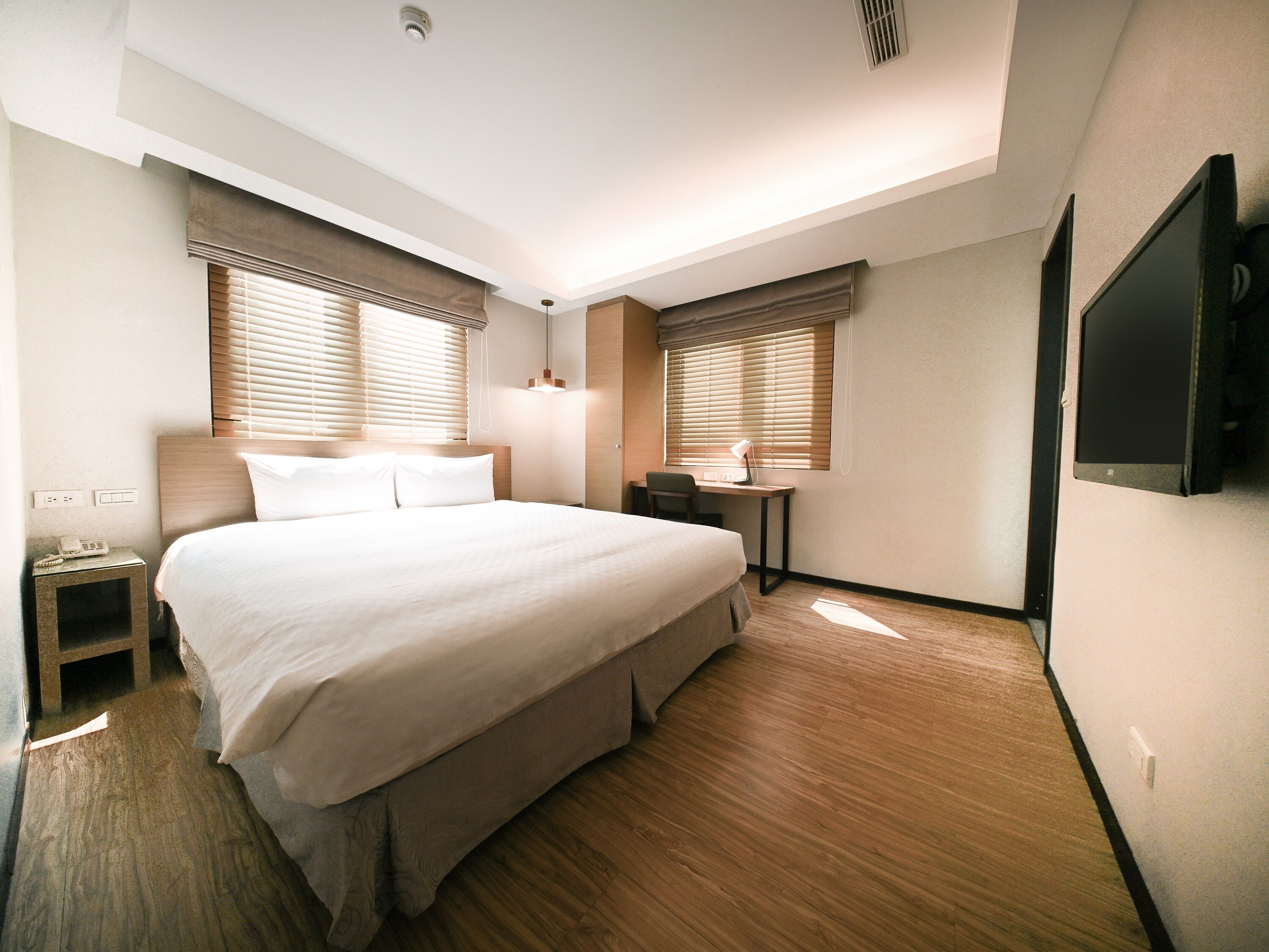 Superior Double Room | Desk, laptop workspace, soundproofing, WiFi (free)