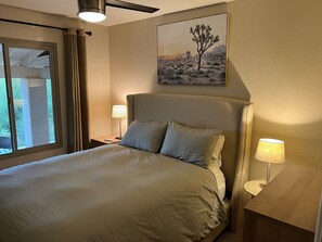 4 Schlafzimmer, Schreibtisch, Bügeleisen/Bügelbrett, Reisekinderbett