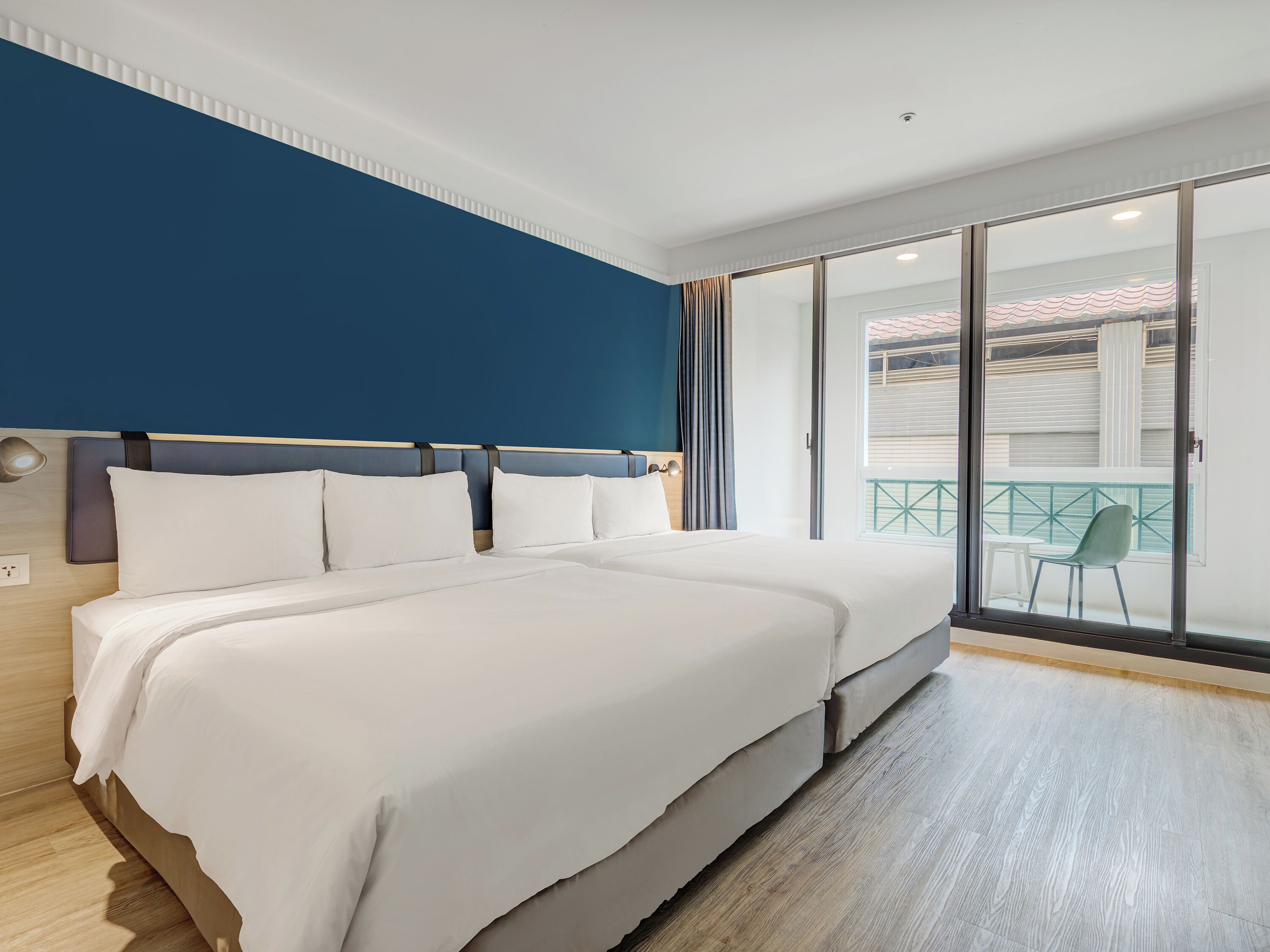 Deluxe Quadruple Room | Desk, laptop workspace, soundproofing, WiFi (free)