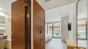 Quadrupla Deluxe | Una scrivania, postazione laptop, insonorizzazione, Wi-Fi gratuito