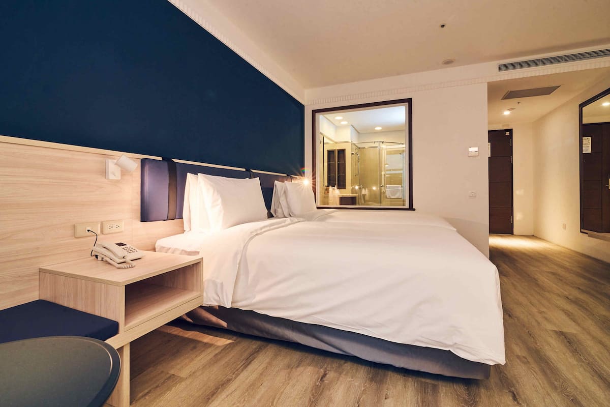 Standard Twin Room (No Window) | 1 bedroom, desk, laptop workspace, soundproofing