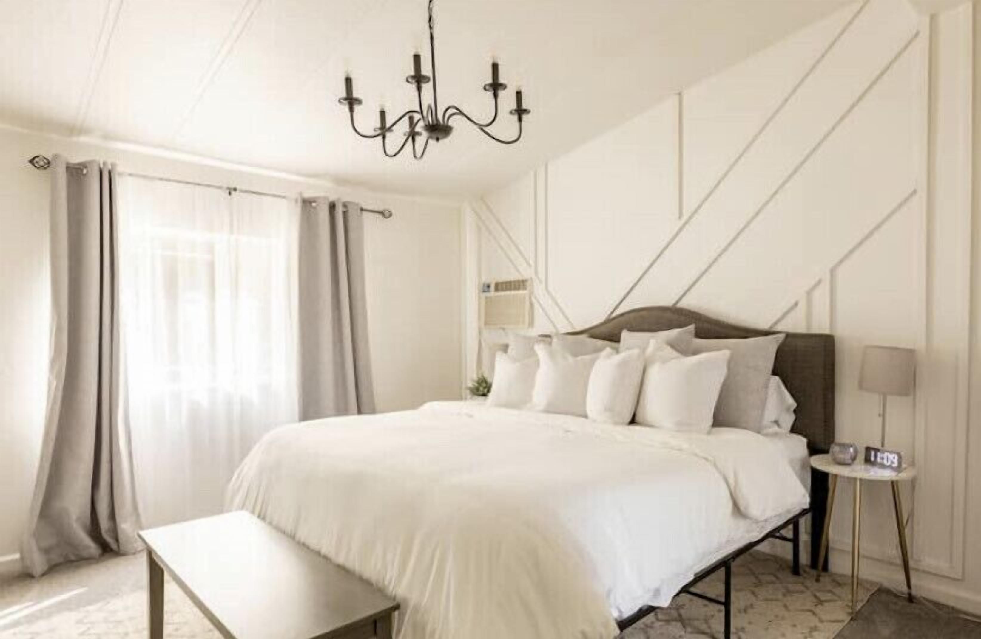 2 多间卧室、办公桌、熨斗/熨衣板、旅行婴儿床