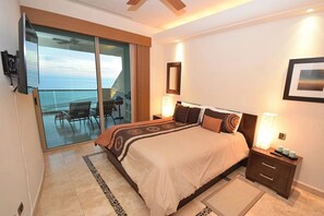 3 slaapkamers, een strijkplank/strijkijzer, gratis wifi, beddengoed