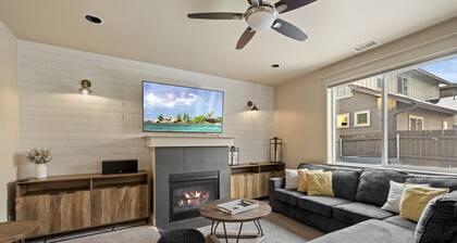 Pico in the Pines, pet friendly and cozy fireplace
