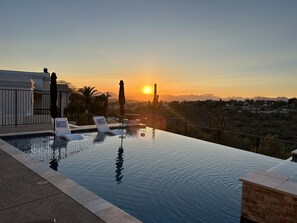 Outdoor pool, a heated pool - Serene Escape with Sweeping Views, Negative Edge Pool & Spa (Fountain Hills)