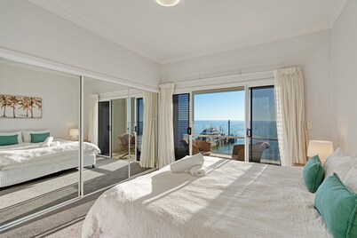 Deep Blue Apartment 12 - beach front