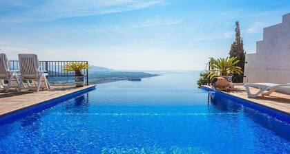 Villa 'ParaĂso Azul' avec vue sur la mer, Wi-Fi et climatisation