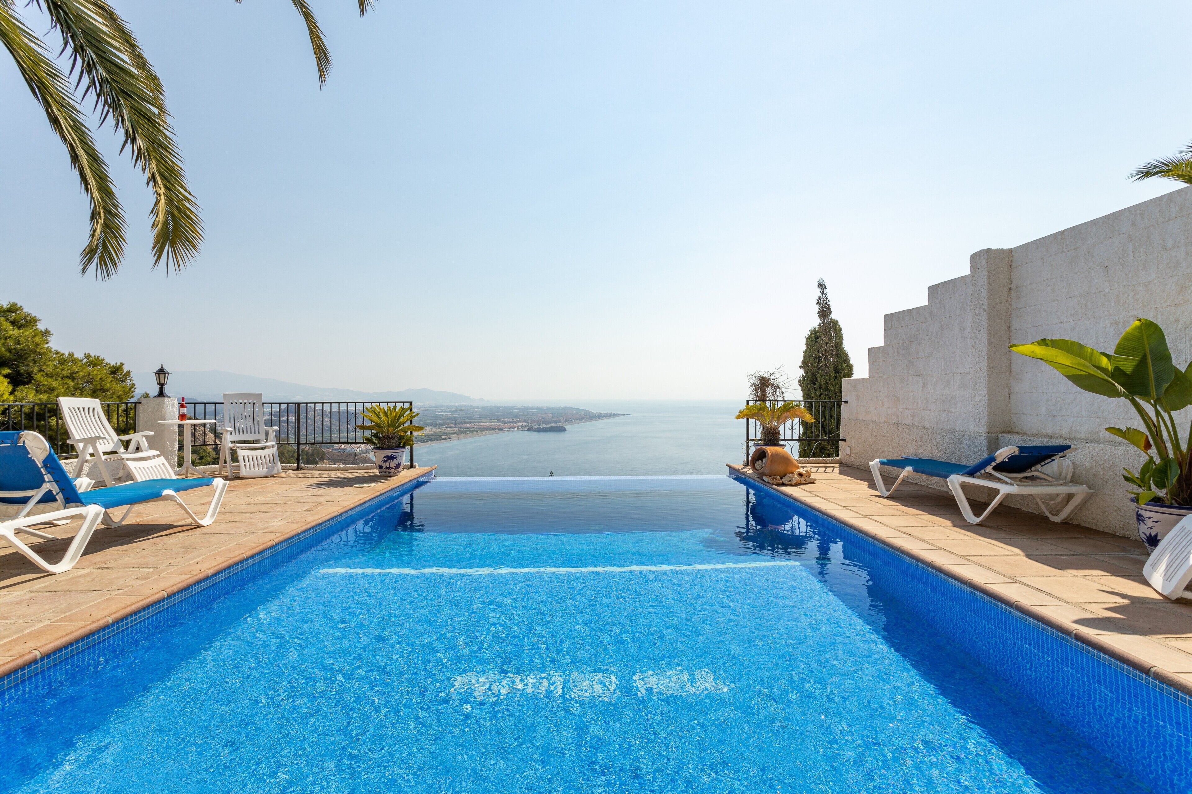 Infinity-pool